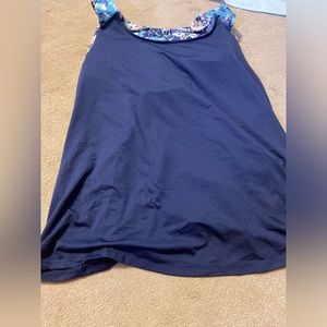 Crown & Ivy activewear top